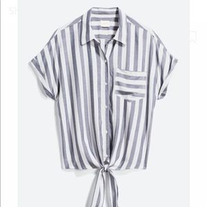 ID: 23 Shaelyn Tie Front Top